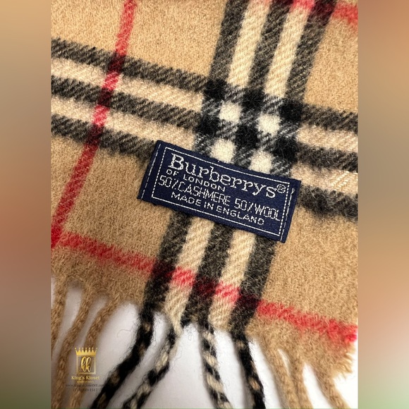 Burberrys scarf - Picture 4 of 8